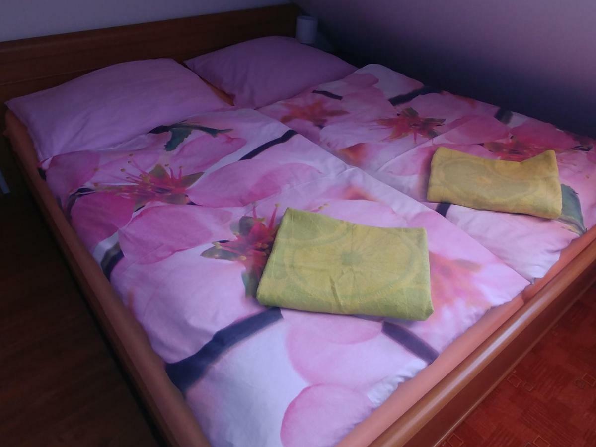 Podkrovi - Ubytovani Brdy Bohutín Exteriör bild
